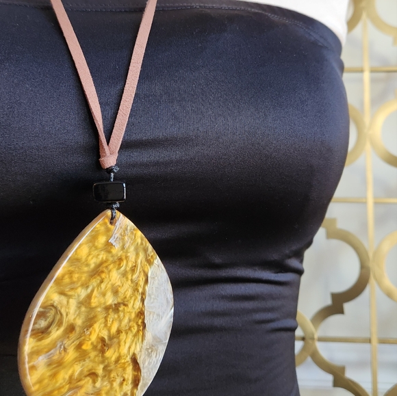 ✨️New to the Boutique! Adjustable Goldtone and Brown Necklace -Double-sided✨️ - Picture 11 of 16